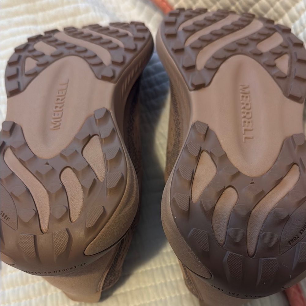 Merrell Women's Rose Athletic Shoes. New never worn! - Picture 3 of 4